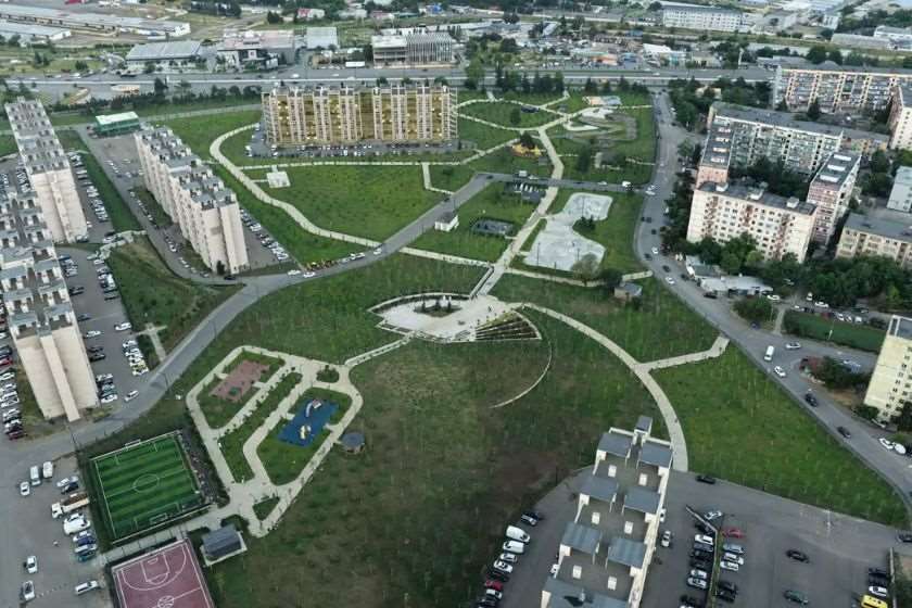 სამგორის რაიონში, ე.წ. სამხედრო დასახლებაში პარკი მოეწყო