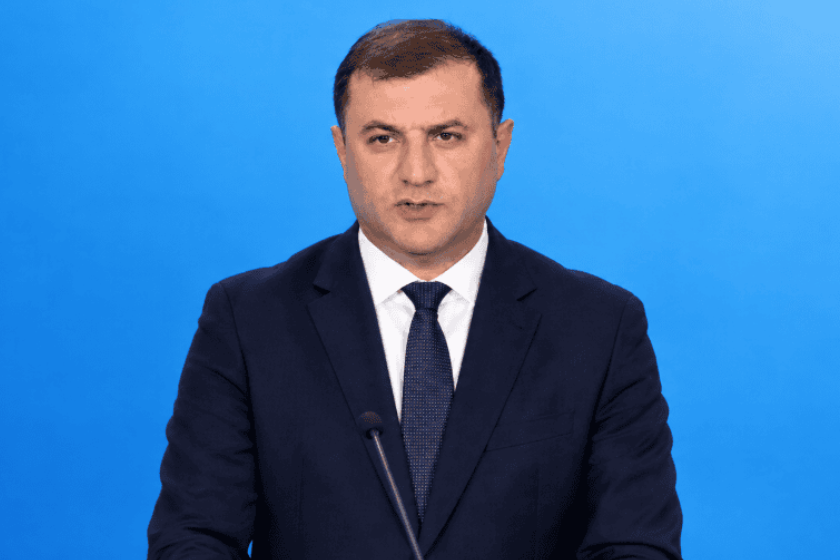 თამაზ ბორაშვილი: მსოფლიოს სხვადასხვა რეგიონში შეიარაღებული კონფლიქტებისა და მძიმე სოციალურ-ეკონომიკური ვითარების ფონზე, მიგრაციული ნაკადების მზარდი ტენდენცია შეინიშნება, რაც ზრდის უსაფრთხოების რისკებს ჩვენს რეგიონში. კონტრდაზვერვითი საქმიანობის ფარგლებში, ერთ-ერთ მნიშვნელოვან მიმართულებად მიმაჩნია მიგრაციის არხების მონიტორინგი, რაც მათ შორის გულისხმობს უცხო ქვეყნების სპეცსამსახურების შესაძლო კავშირში მყოფი პირების გამოვლენას