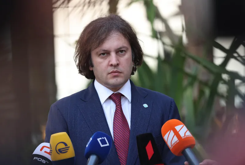პრემიერი: არავითარი, არც გაერთიანების და არც წარმატების რესურსი ამ ადამიანებს, რომლებსაც ფორმალურად ეწოდებათ ოპოზიცია, არ აქვთ. ეს არის უცხოური აგენტურა, რომელიც უკიდურესად დასუსტებულია, საკუთარ პატრონებსაც ვეღარ უმტკიცებენ ვერაფერს