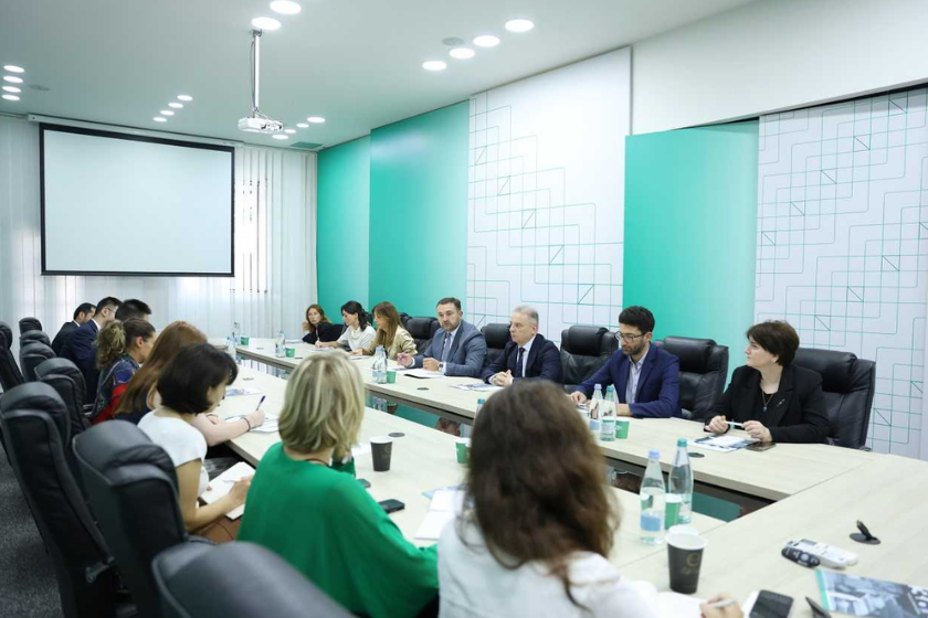 ცესკოს თავმჯდომარემ საერთაშორისო ორგანიზაციებისა და დიპლომატიური კორპუსის წარმომადგენლებს მიმდინარე საარჩევნო საკითხები გააცნო