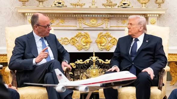 გერმანიის მთავრობის ცნობით, დონალდ ტრამპმა და ფრიდრიხ მერცმა ​სატელეფონო საუბრისას უკრაინის ომის დასასრულებლად გადასადგმელ ნაბიჯებზე იმსჯელეს