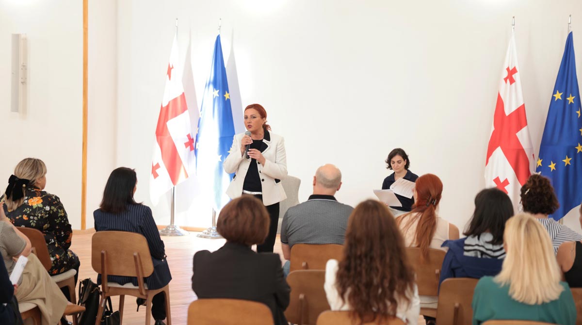 განათლების მინისტრის მოადგილემ, თამარ მახარაშვილმა თბილისის 21-ე საჯარო სკოლის მოსწავლეთა მშობლებთან შეხვედრა გამართა