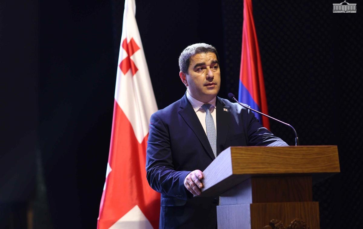შალვა პაპუაშვილი: დღეს, როდესაც შიდა პოლიტიკაში ჩარევა თითქმის ნორმად იქცა, ხოლო გარედან ნაკარნახევი ინტერესები ჭეშმარიტებად არის წარმოდგენილი, სომეხმა ხალხმა და ხელისუფლებამ აჩვენეს, რა არის ნამდვილი ეროვნული ინტერესი