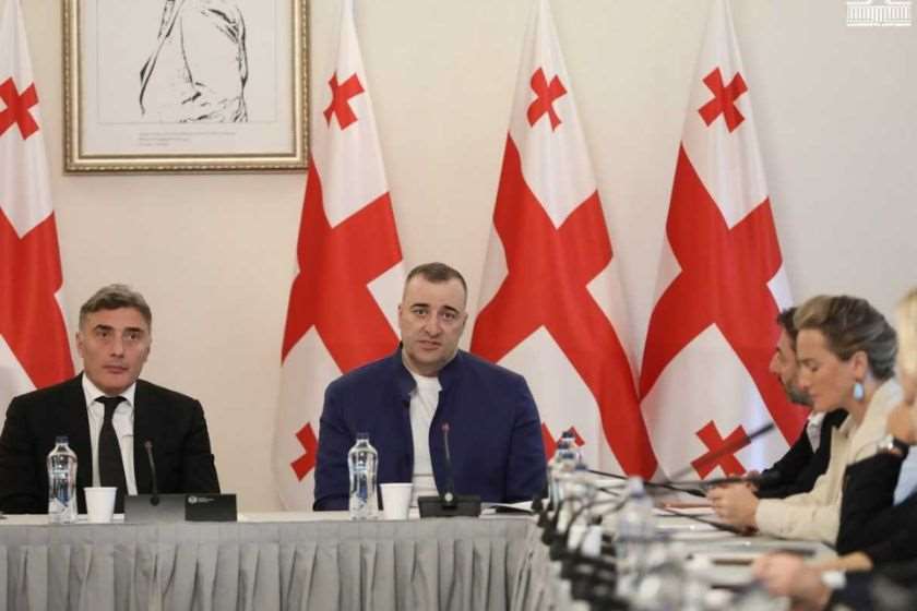 პარლამენტის კომიტეტებმა ერთობლივ სხდომაზე მომხმარებელთა ინტერესების საზოგადოებრივი დამცველის სამსახურის 2025 წლის საქმიანობის ანგარიში მოისმინეს