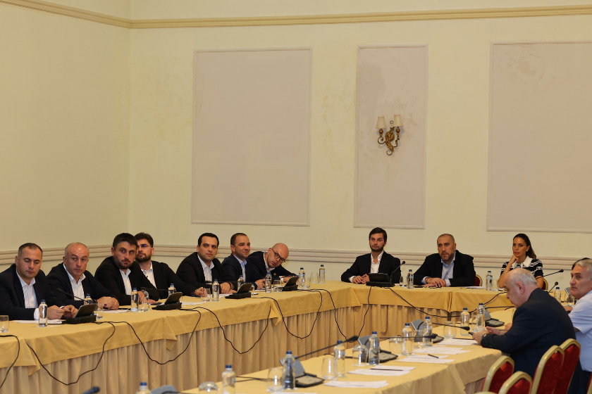 ზურაბ აბაშიძემ საქართველოს ადგილობრივ თვითმმართველობათა ეროვნული ასოციაციის აღმასრულებელი საბჭოს სხდომას უხელმძღვანელა