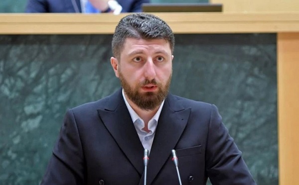 არჩილ გორდულაძე: „ნაცმოძრაობას“ სჩვევია თავისი დანაშაულების გადაბრალება სხვისთვის და განსაკუთრებით, ერისკაცისთვის, ჩვენი პარტიის დამფუძნებლისთვის, რომლის მთავარი იდეოლოგია და ჩვენი პარტიის იდეოლოგიაც ადამიანის უფლებების განუხრელად დაცვაა