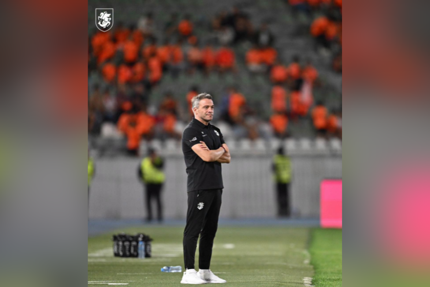 საქართველოს ეროვნულ საფეხბურთო ნაკრებს რამაზ სვანაძე უხელმძღვანელებს