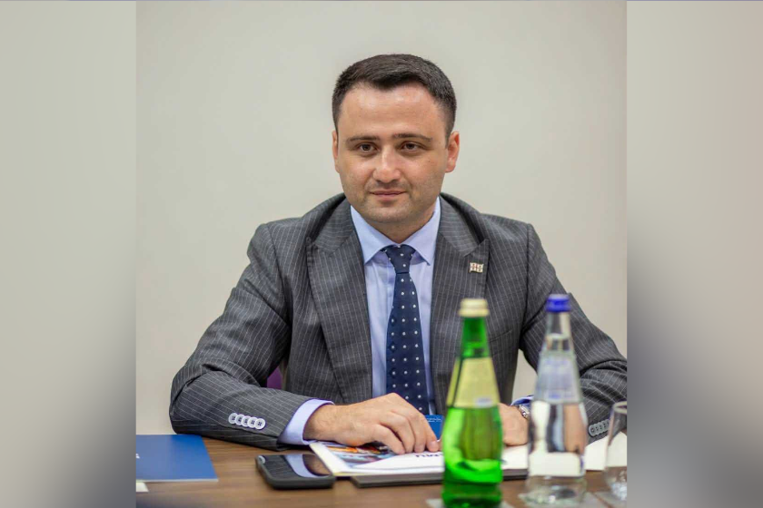 ივანე აბაშიძე: მსოფლიო ბანკის უახლესი ანგარიში ნათლად ადასტურებს, რომ საქართველოს სატრანსპორტო ინფრასტრუქტურის როლი ფაქტობრივად სტრატეგიულად შეუცვლელია შუა დერეფნის სახელმწიფოებისთვის და იმ სავაჭრო ინტერესებისთვის, რომლებიც ცენტრალურ აზიას, აზიასა და ევროპას შორის ვაჭრობისთვის არსებობს