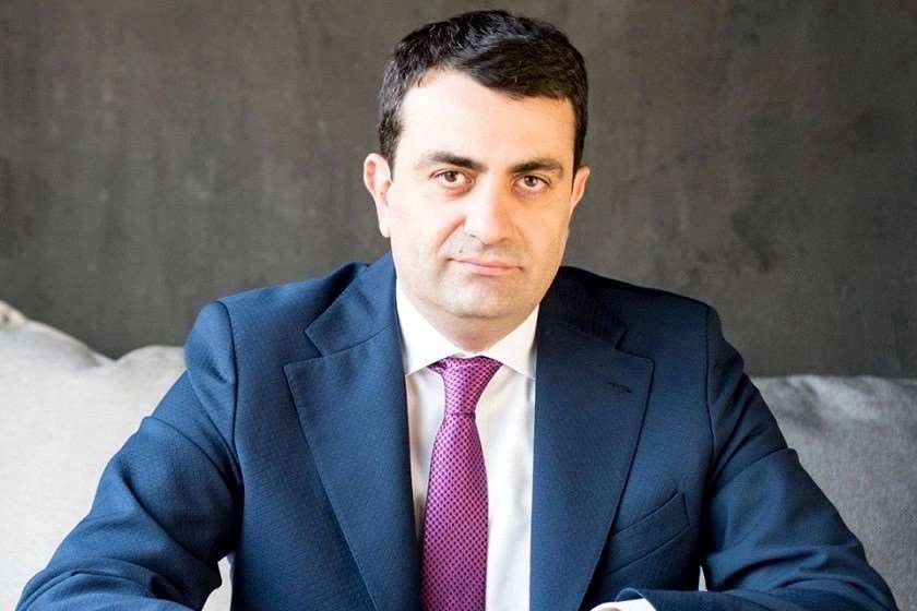 ბერა ივანიშვილის ადვოკატი დავით ასათიანი: ბერას გადაწყვეტილებაა, რომ მის მიმართ ბოლო პერიოდში კამპანიური ხასიათის ზღვარგადასულ ცილისწამებას სამართლებრივად უპასუხოს. შესაბამისად, ჩვენი სარჩელის ადრესატები იქნებიან რამდენიმე მედიასაშუალება, კონკრეტული პირები, რომლებიც ავრცელებენ ამ ცილისწამებას და მტკიცებით ფორმაში ფაქტებს, რომლებსაც რეალურად არანაირი საფუძველი არ გააჩნია