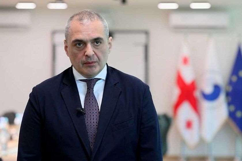 გიორგი პატარიძე: მსჯავრდებულ დავითაძესთან დაკავშირებით გავრცელებულ ვიდეომასალაში ნათლად ჩანს, რომ არამცთუ ღირსების შემლახავ ფაქტებს, არამედ ძალის გადამეტებასაც კი არ ჰქონია ადგილი