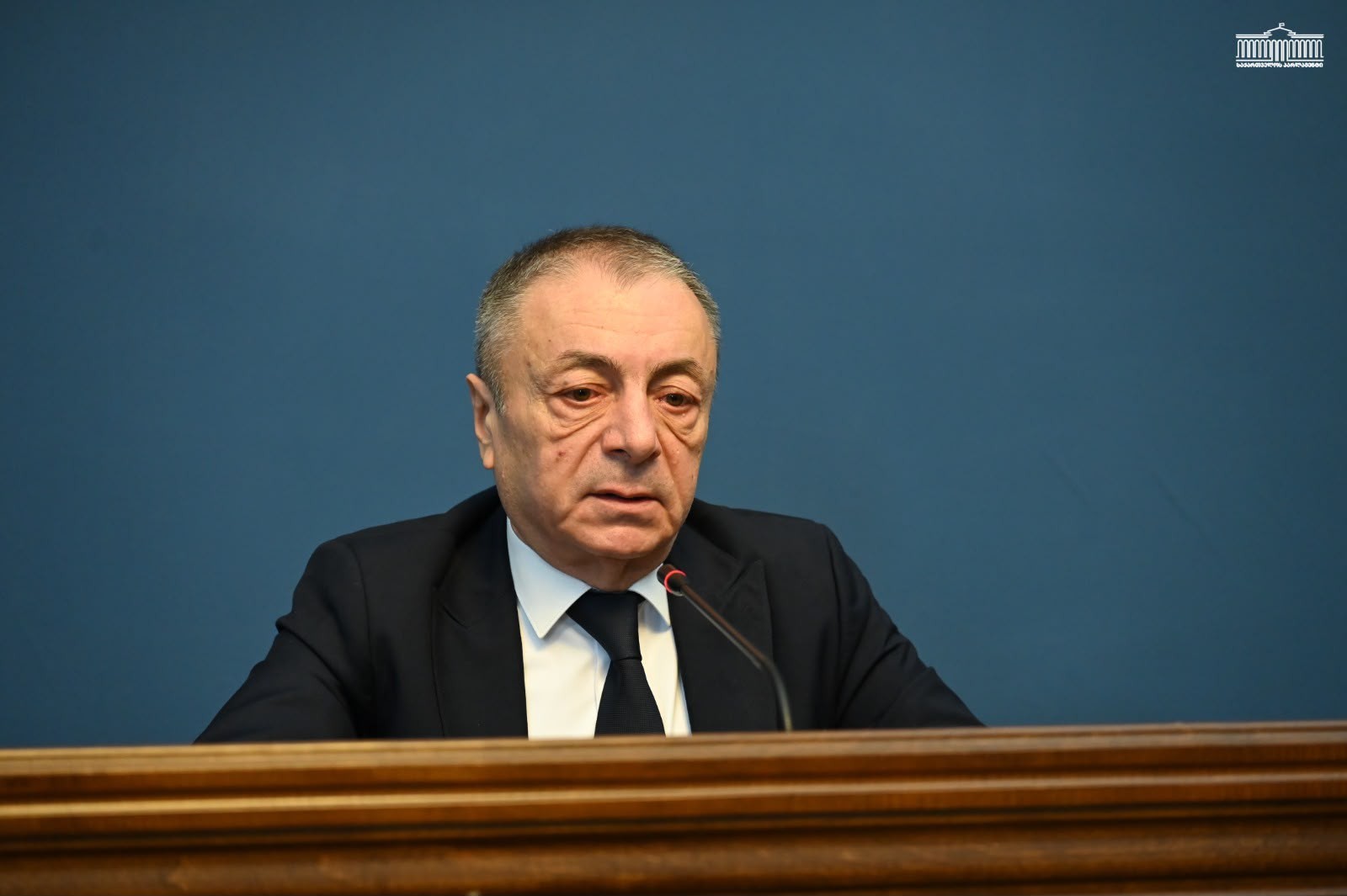 თენგიზ შარმანაშვილი წითლიძის განცხადებაზე, რომ საპროცესო შეთანხმებაში დასაძრახს ვერაფერს ხედავს: ეს სიმართლეა. უბრალოდ, თქვენ არაფერ შუაში ხართ და ნუ ქმნით იმის იმიტაციას, რომ პროცესი თქვენი ჭკუით იმართება. თქვენი ხელიდან ეს ხალხი განწირული იყო