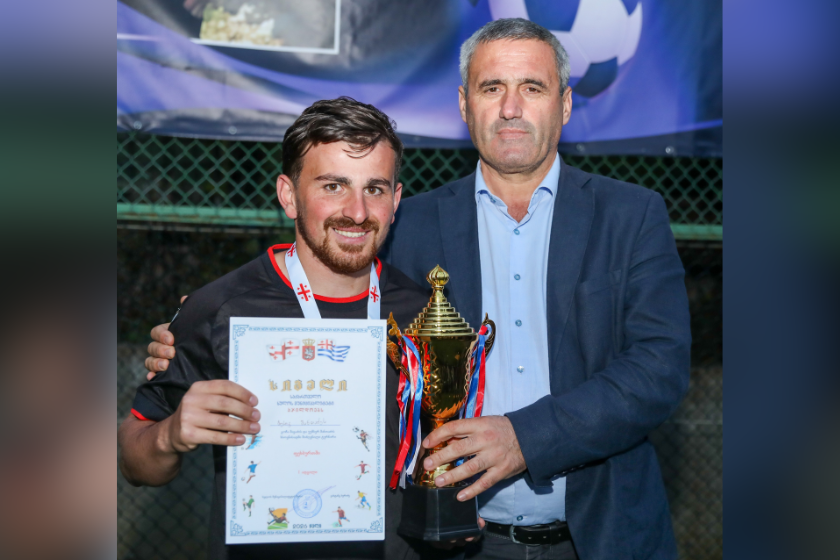 ხულოს მუნიციპალიტეტის მერიის მხარდაჭერითა და საფეხბურთო კლუბ „ხიხანის“ ორგანიზებით, ფეხბურთში გოჩა შავაძისა და ჯუმბერ შანთაძის ხსოვნისადმი მიძღვნილი ტურნირი გაიმართა