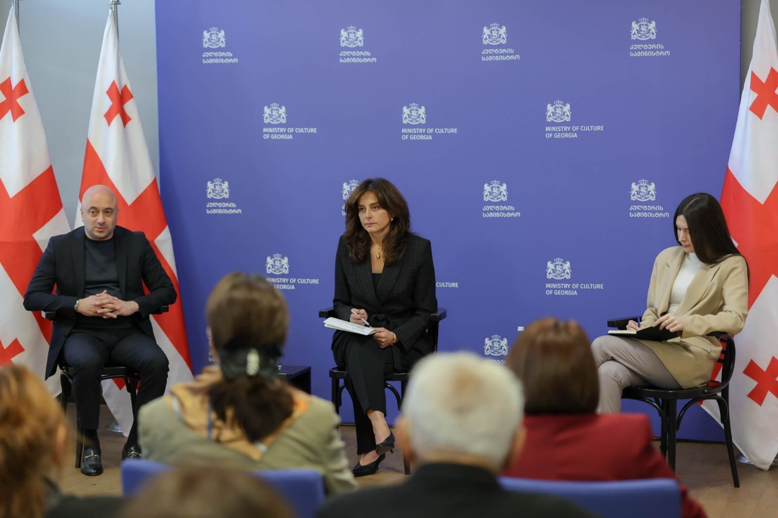 კულტურის მინისტრი მაია ბითაძე, პირველ მოადგილე მიხეილ კიკნაძესთან და მოადგილე ნათია შამათავასთან ერთად, მწერალთა სახლის ხელმძღვანელებს, ასევე, მწერალთა სახლის სისტემაში შემავალი მუზეუმების მმართველებს შეხვდა