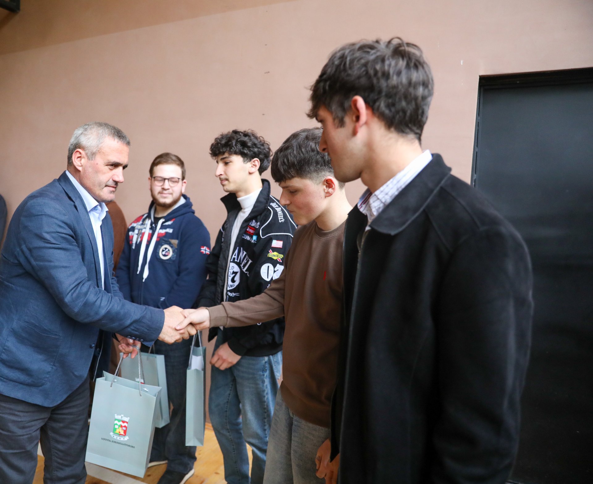 ბეღლეთის საჯარო სკოლაში ინტელექტუალური თამაში „რა? სად? როდის?“ გაიმართა
