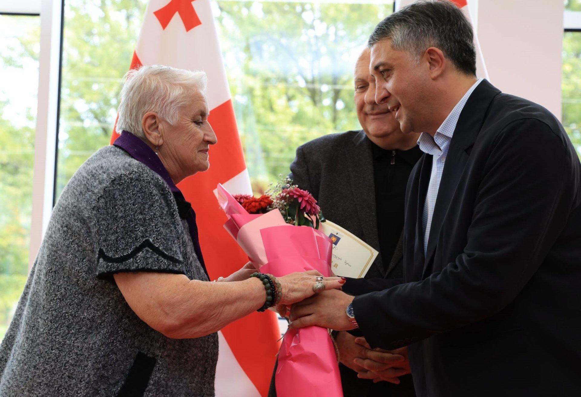 ზუგდიდში წარმატებული პედაგოგები დააჯილდოვეს