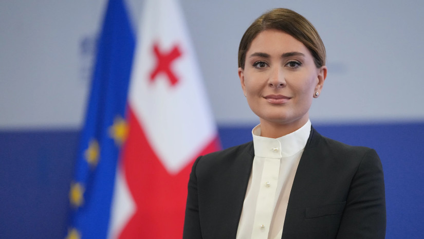 თამარ იოსელიანი: მომდევნო 3 წლის განმავლობაში 2 მილიარდი ლარის ინვესტიცია განხორციელდება საქართველოს რკინიგზაში, იმისათვის, რომ განახლდეს სავაგონო პარკი, შევიძინოთ ახალი ელექტროლოკომოტივები, რაც უკვე პროცესშია
