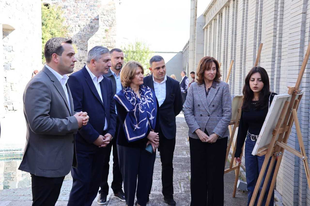 ახალციხის ღვაწლმოსილი მასწავლებლები მადლობის სიგელებით დაჯილდოვდნენ