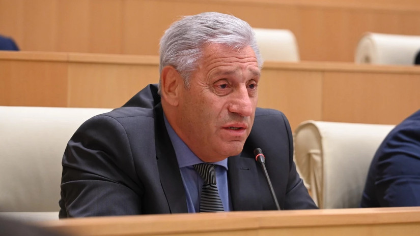 შოთა ხაბარელი სპორტსმენების ბულინგზე: ქაცარავა იმ გუნდის წევრია, რომელმაც ჩვენს საზღვართან ჩაიხადა და ის უმსგავსობა ჩაიდინა. ეს ადამიანი და მართლა ქვეყნის სირცხვილი, შალვა ნათელაშვილი გამოდიან და ამბობენ, ბექაური თავის გვარს არცხვენსო- როგორ შეიძლება ბექაურზე ასეთი რამე თქვა?