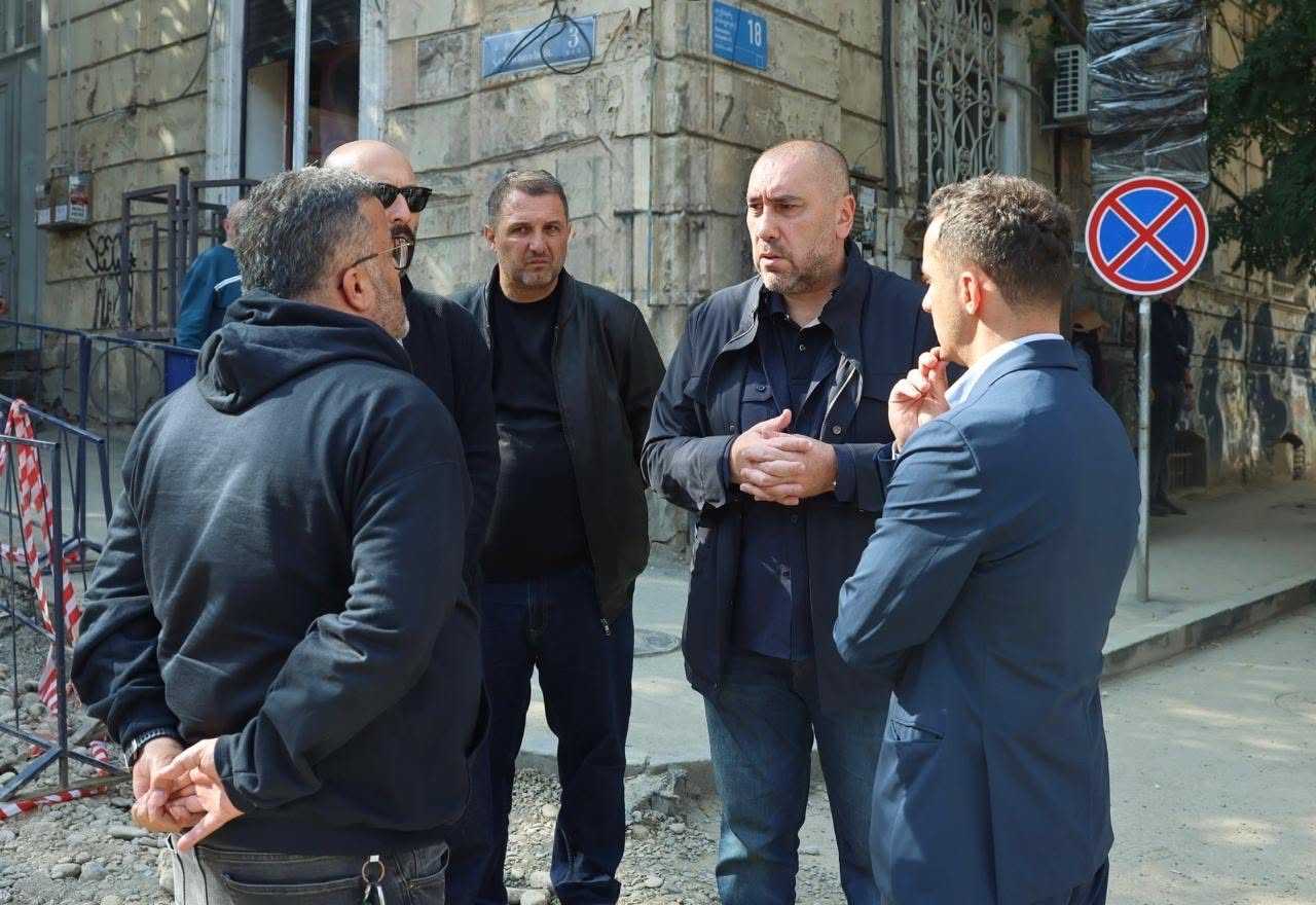 ზურაბ აბაშიძე რუსთაველის გამზირის და ალექსანდრე ჭავჭავაძის ქუჩის სარეაბილიტაციო სამუშაოებს გაეცნო