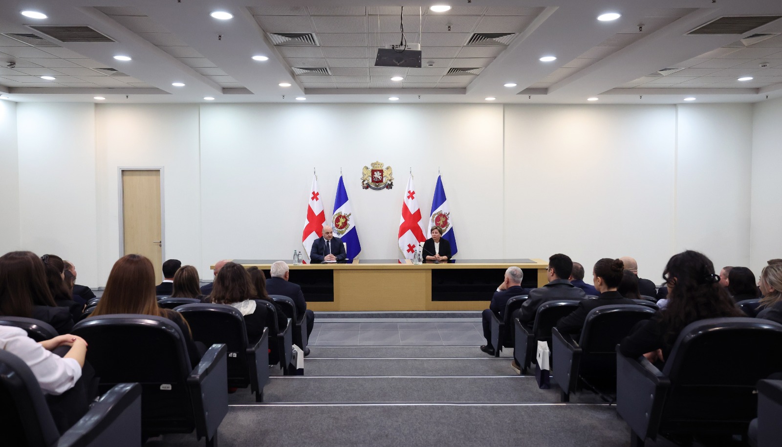 შინაგან საქმეთა სამინისტროს ხელმძღვანელი პირები ანაზღაურებადი სტაჟირების პროგრამით შერჩეულ სტუდენტებს შეხვდნენ