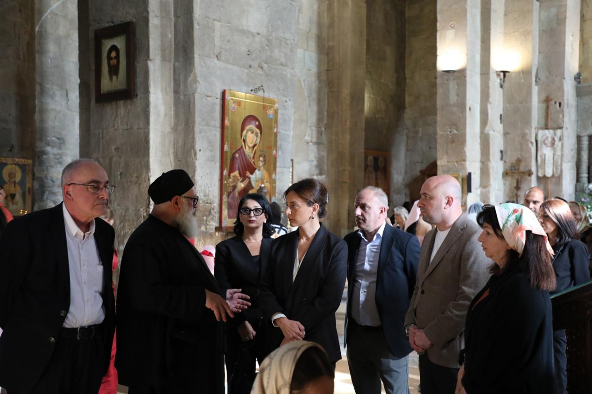 მაია ბითაძე სვეტიცხოვლის საკათედრო ტაძარში არსებულ მდგომარეობასა და დაგეგმილ სამუშაოებზე ინფორმაციას ადგილზე გაეცნო