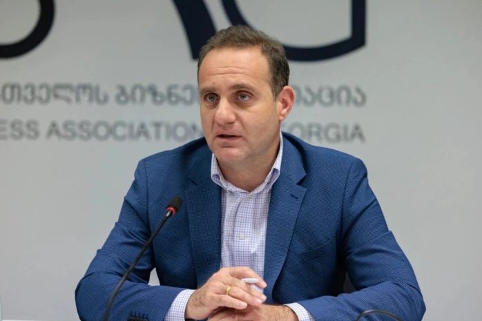 ლევან ვეფხვაძე: კომპანიები სტაბილურად გრძნობენ თავს, რადგან იციან, რომ სებ-ის რეზერვი არსებობს და გარკვეული შოკები, თუ რაიმე წარმოიქმნება ჩვენს გარშემო, ეს რეზერვები საშუალებას მოგვცემს, რომ ძალიან მშვიდობიანად გავიაროთ ნებისმიერი მსგავს შოკთან დაკავშირებული პრობლემები