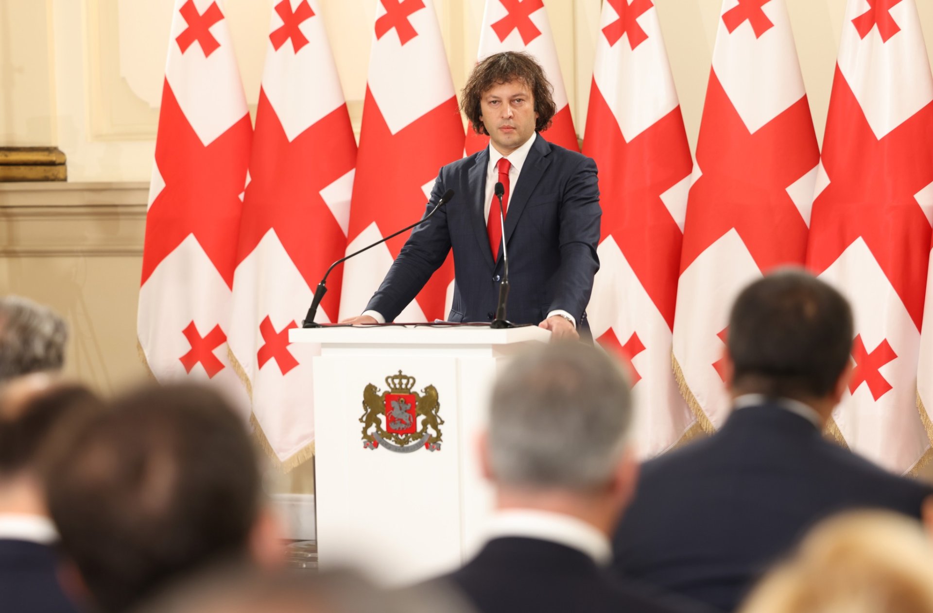 პრემიერი: ვეტერანის დღეს გილოცავთ სხვადასხვა თაობის ვეტერანებს, რომლებიც საქართველოში თუ მსოფლიოს ცხელ წერტილებში თავდადებით იბრძოდით სამშობლოს თავისუფლებისა და გლობალური უსაფრთხოებისთვის, ვეტერანების გმირობის მაგალითებით მკვიდრდება ახალგაზრდა თაობებში სწორი ღირებულებები, სამშობლოს სიყვარული და პატრიოტული სულისკვეთება