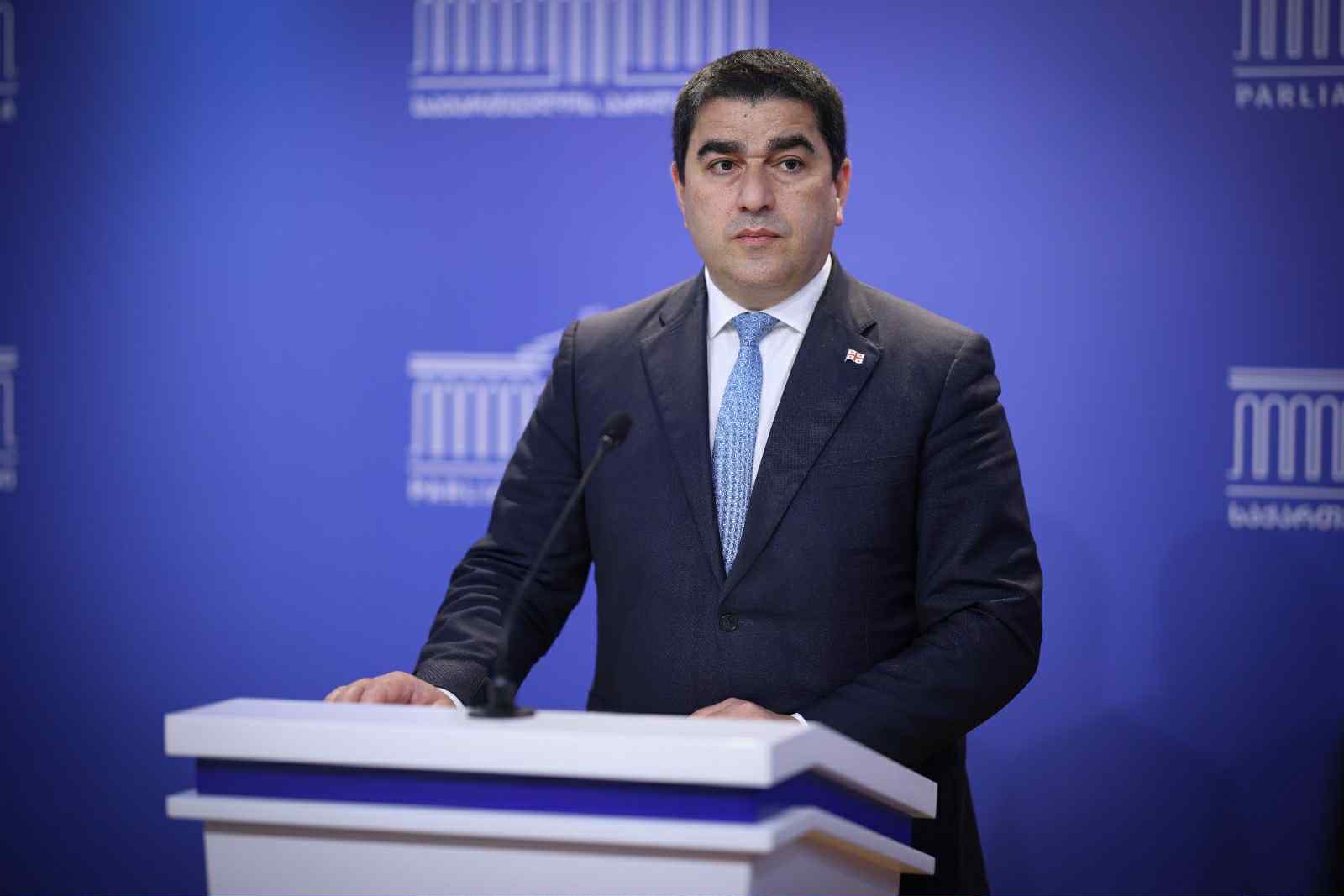 შალვა პაპუაშვილი: მთავარი საკითხები, რაზეც პარლამენტის წევრებსაც ჰქონდათ ინტერესი პოლიტსაბჭოზე, იყო ის, რომ მოესმინათ ბატონი ბიძინას შეფასებები ზოგადად პოლიტიკურ პროცესზე, რომელიც მსოფლიოში მიმდინარეობს