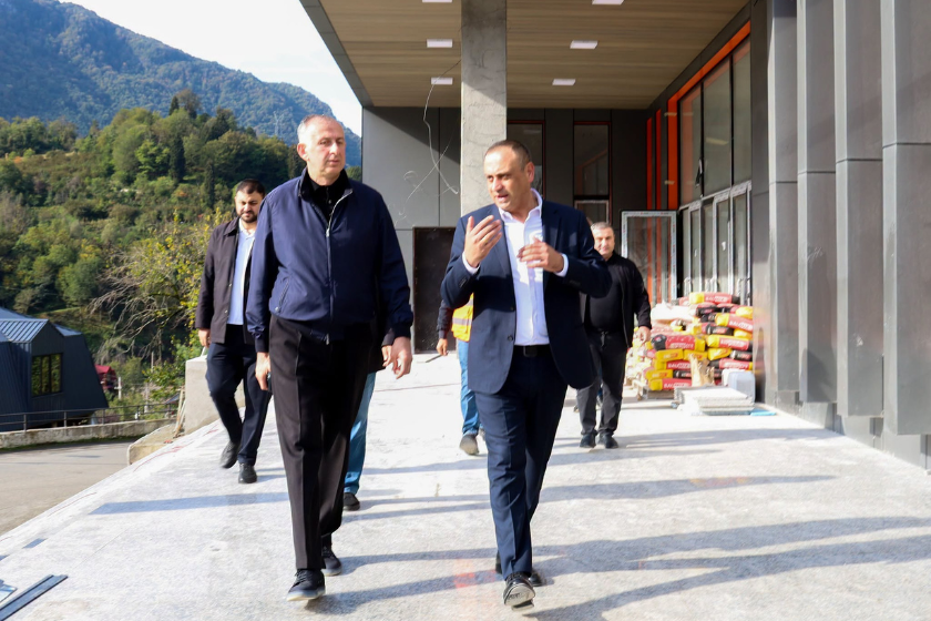 აჭარის მთავრობის თავმჯდომარე ქედის მუნიციპალიტეტში მიმდინარე ინფრასტრუქტურულ პროექტებს გაეცნო და ადგილობრივ მოსახლეობას შეხვდა