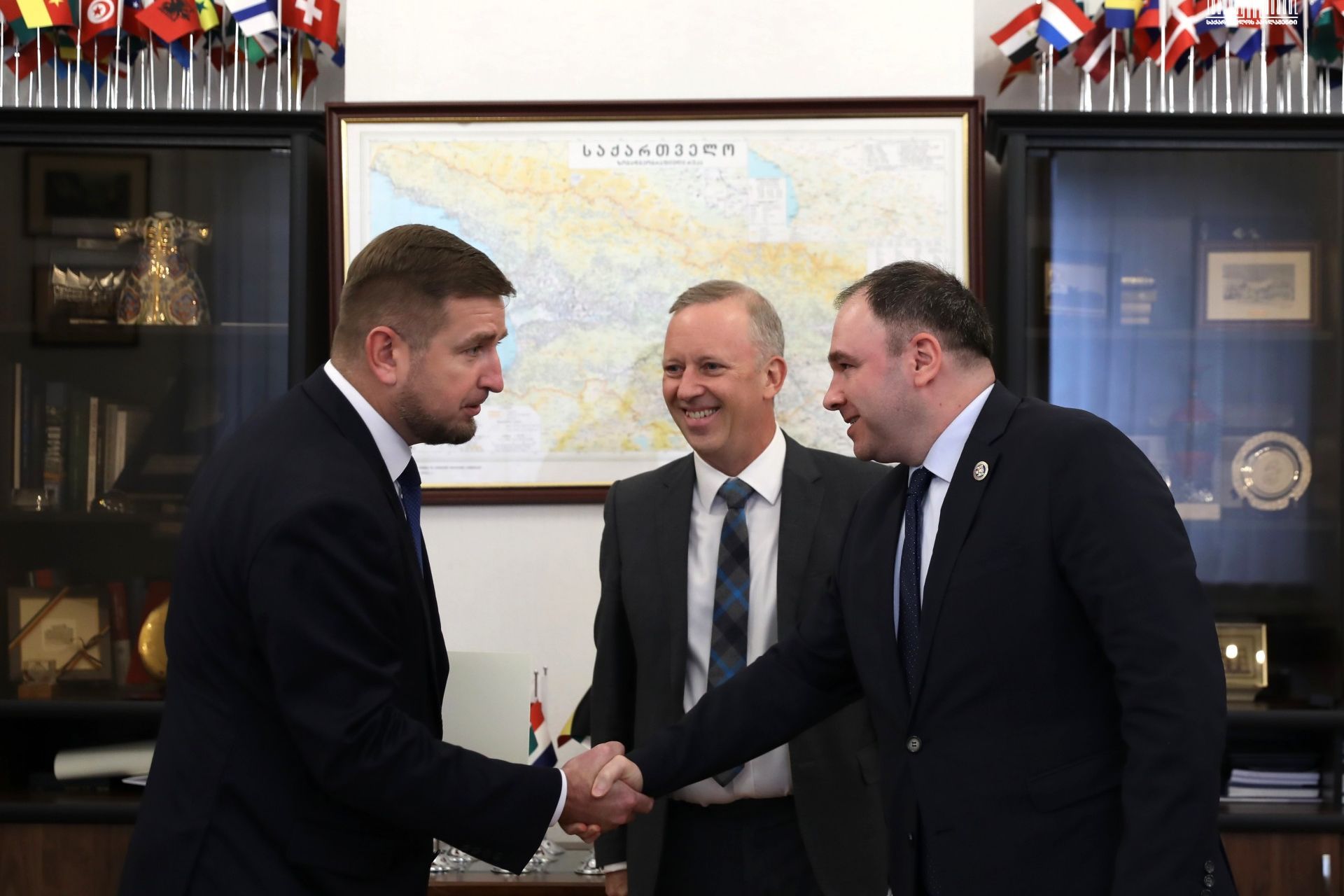 ნიკოლოზ სამხარაძე დიდი ბრიტანეთის ელჩს და უკრაინის საქმეთა დროებით რწმუნებულს შეხვდა