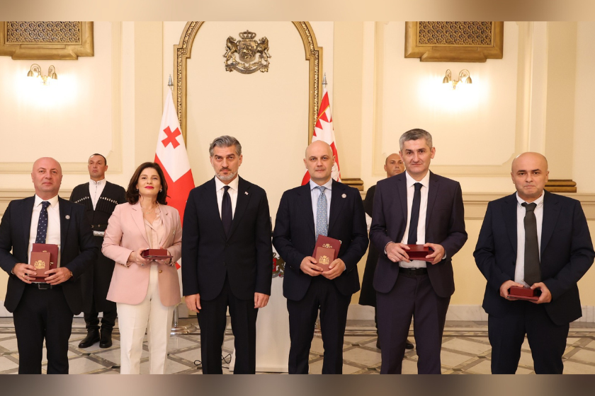 საქართველოს პრეზიდენტმა, მიხეილ ყაველაშვილმა საქართველოს სტატისტიკის ეროვნული სამსახურის თანამშრომლები ღირსების მედლით დააჯილდოვა