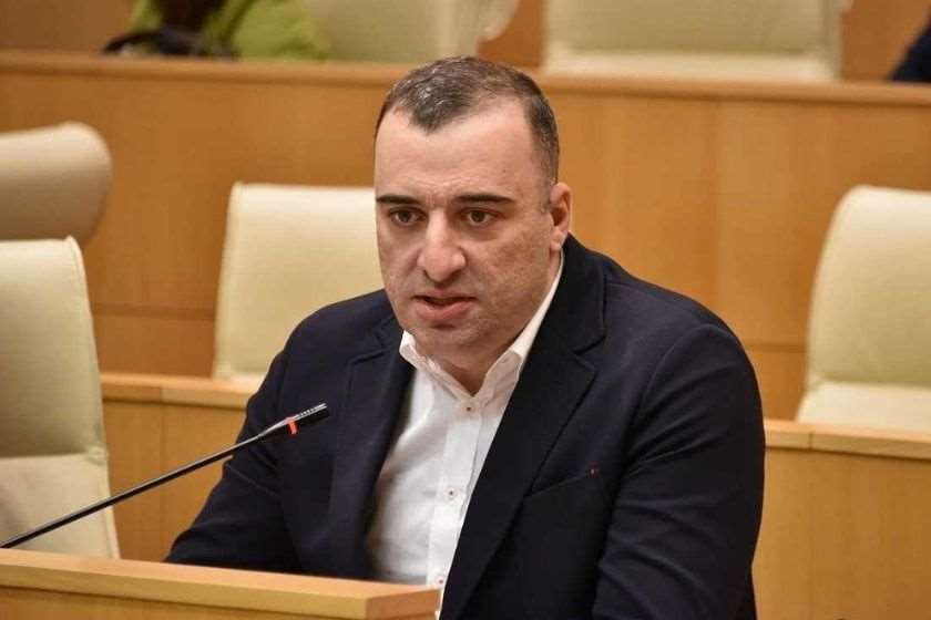 როგორც ჩანს, საქართველოს პარლამენტში მიმდინარე კანონშემოქმედებითი საქმიანობა სინამდვილეში დიდი ხანია მათი შთაგონების წყაროდ იქცა - რატი იონათამიშვილი საფრანგეთის სენატის მიერ დემოკრატიულ ცხოვრებაში უცხოური ჩარევის წინააღმდეგ ბრძოლის შესახებ კანონპროექტის მიღებაზე