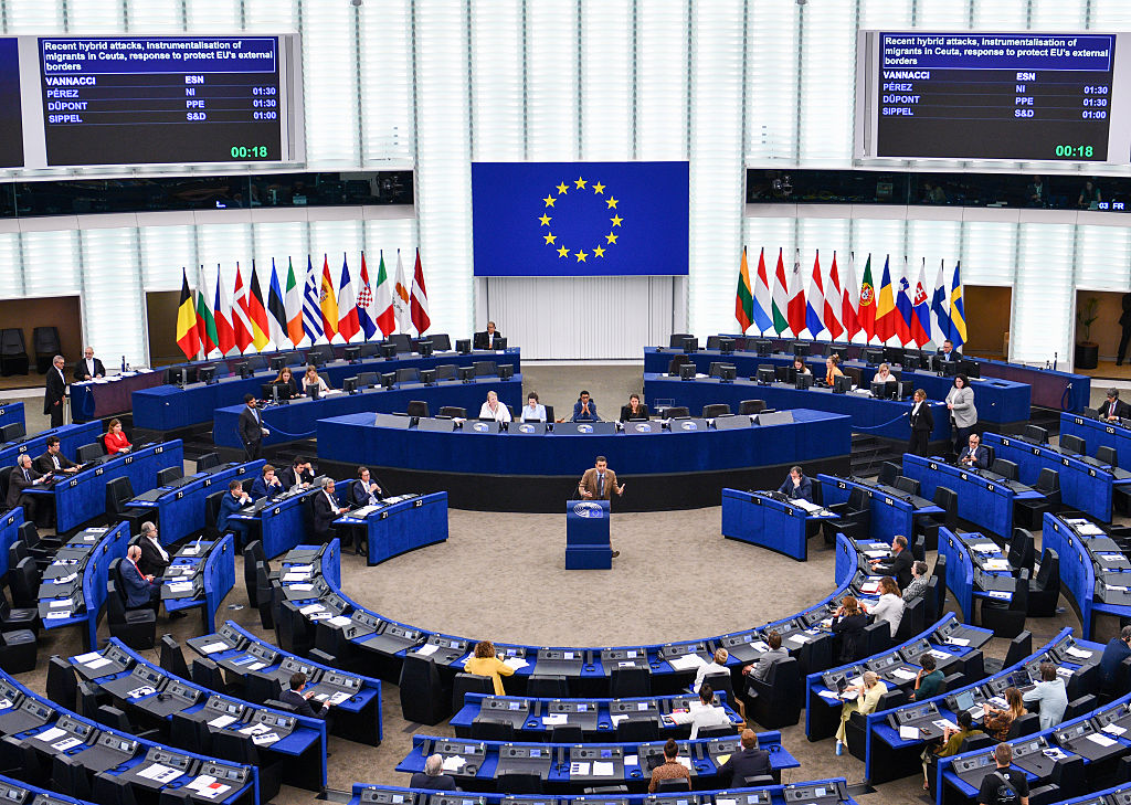 Rapporteur: ევროპარლამენტში ულტრამემარჯვენე ჯგუფის ოფისებში ჩხრეკა ჩატარდა - საქმე 4,3 მილიონ ევროზე მეტის შესაძლო მითვისებას ეხება