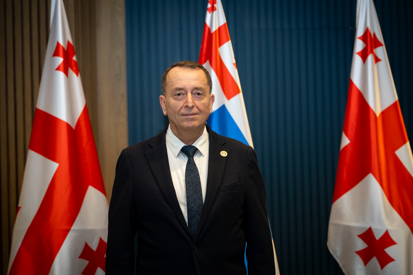 ილია ვერძაძე: საფრანგეთის სენატში 348 წევრია. როდესაც საქმე ქვეყნის უსაფრთხოებას შეეხო, სენატმა ე.წ. „რუსული კანონი“ 340 ხმით 0-ის წინააღმდეგ დაამტკიცა. აი, რატომ არ გვყავს საქართველოში რეალური ოპოზიცია! ეს ფაქტი ზუსტად აჩვენებს, რატომ არის აუცილებელი საკონსტიტუციო სასამართლოში მიმდინარე პროცესი