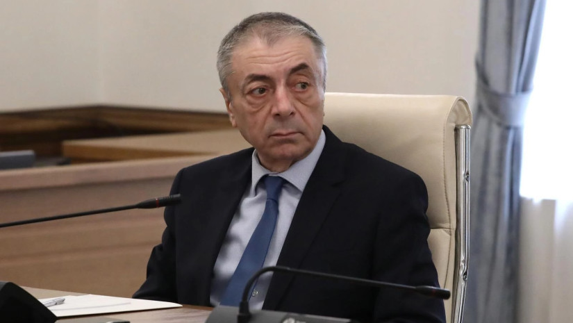 თენგიზ შარმანაშვილი: ჩვენი ოპონენტები უბრალოდ აგროვებენ შუამდგომლობებს და ისეთი ფორმით აყენებენ, შეუძლებელია მისი დაკმაყოფილება. თუ არასწორი ფორმით აყენებ შუამდგომლობას, რა თქმა უნდა, არ დაკმაყოფილდება, მაგრამ მათ ყოველთვის აღქმები აინტერესებდათ ვიდრე ფაქტები