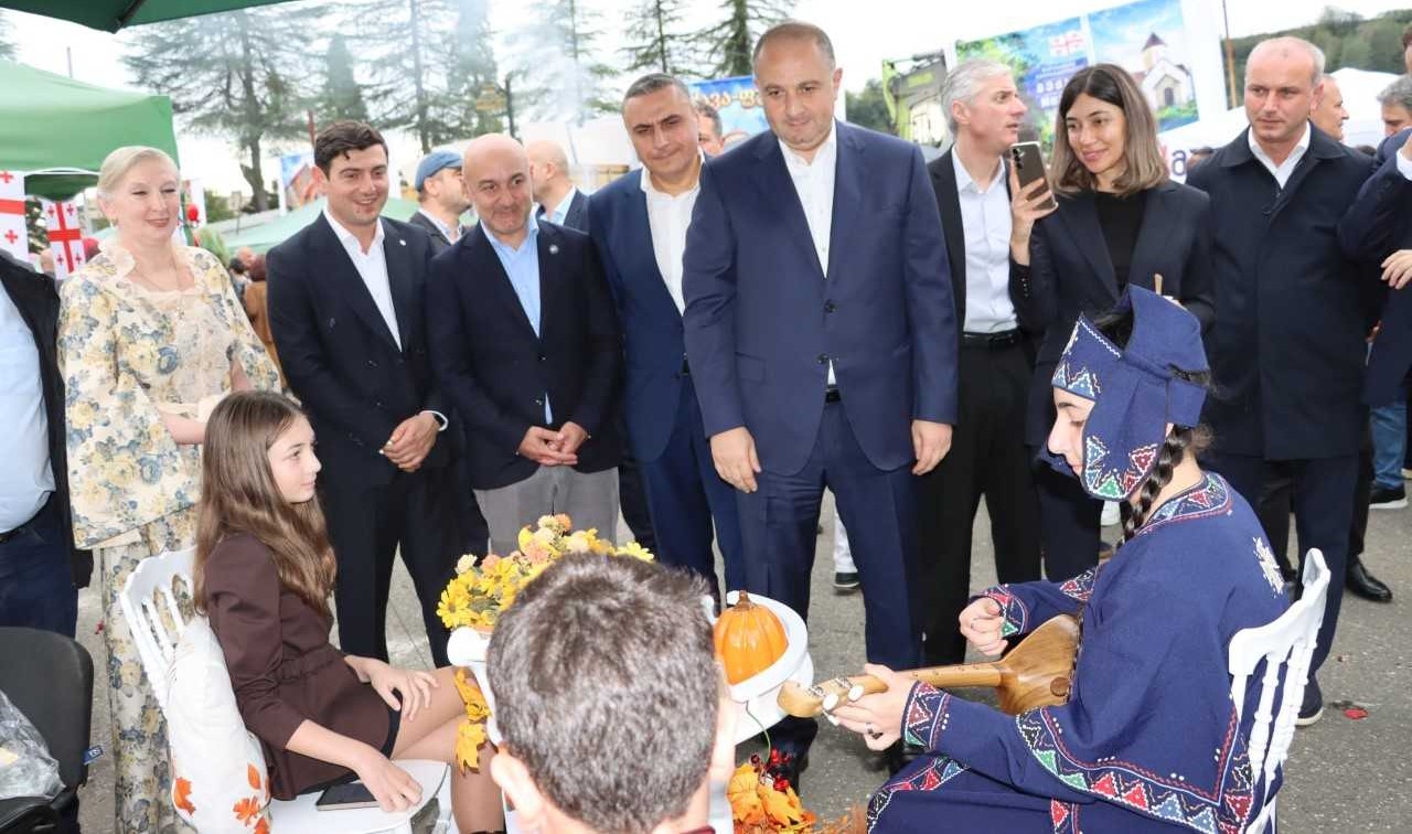 წალენჯიხაში „წალენჯიხობა-გრანელობა“ და შემოდგომის დღესასწაული მასშტაბურად აღინიშნება
