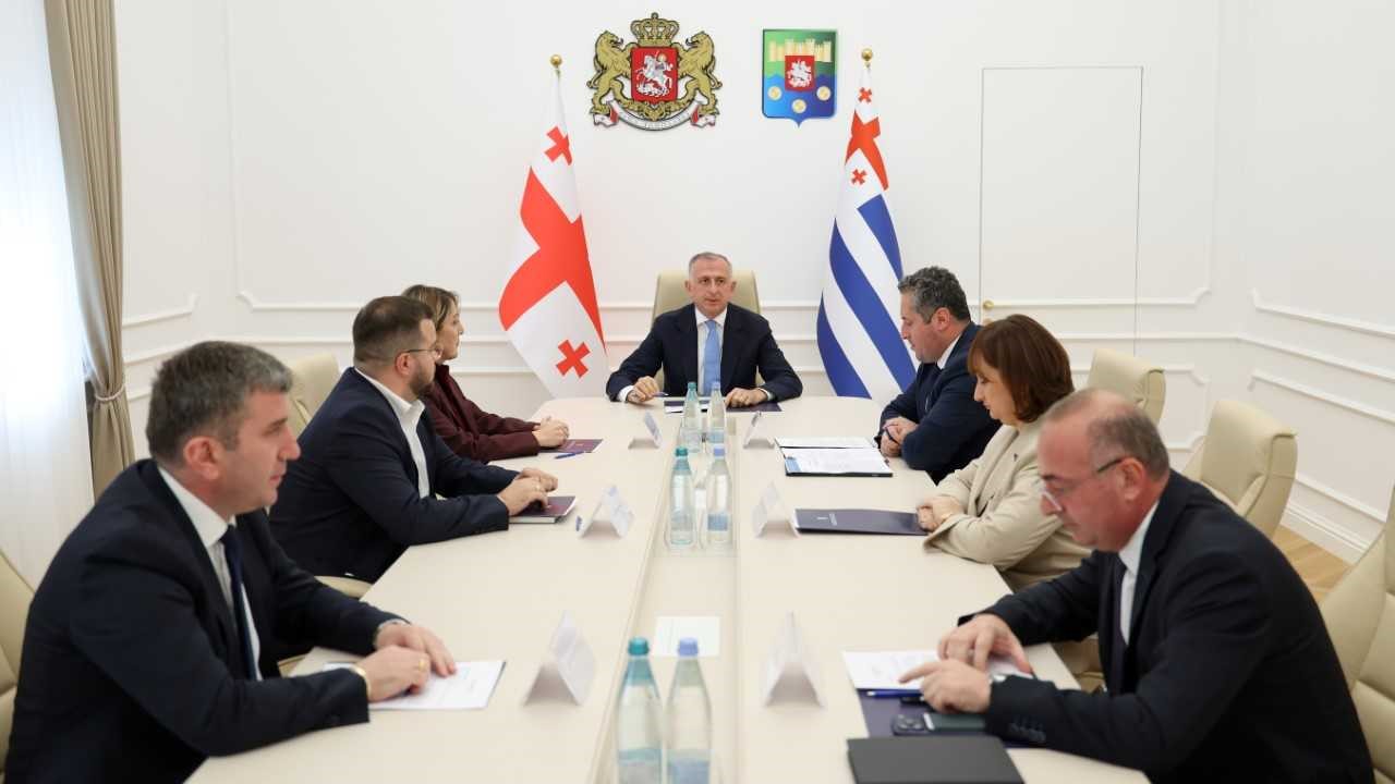 აჭარის ავტონომიური რესპუბლიკის ეკონომიკური საბჭოს სხდომაზე რეგიონის ეკონომიკური განვითარებისა და საინვესტიციო საქმიანობის ხელშეწყობის საკითხები განიხილეს