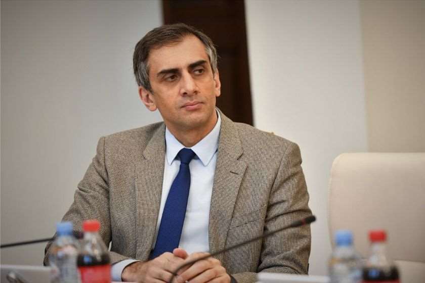 გიორგი კახიანი: კიდევ ერთხელ გამოჩნდა, რომ ეს არის ერთიანი ძალა, რომელიც იმართება ქვეყნის გარედან და რომელიც საფრთხეს წარმოადგენს ქვეყნის კონსტიტუციური წყობილებისთვის. სწორედ ამ ნიშნით გვაქვს მათ წინააღმდეგ კონსტიტუციური სარჩელი შეტანილი